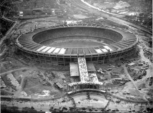 Estádio Mário Filho (Maracanã) sendo construído para a Copa de 1950.